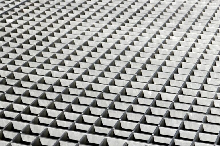 horganyzott járórácsok